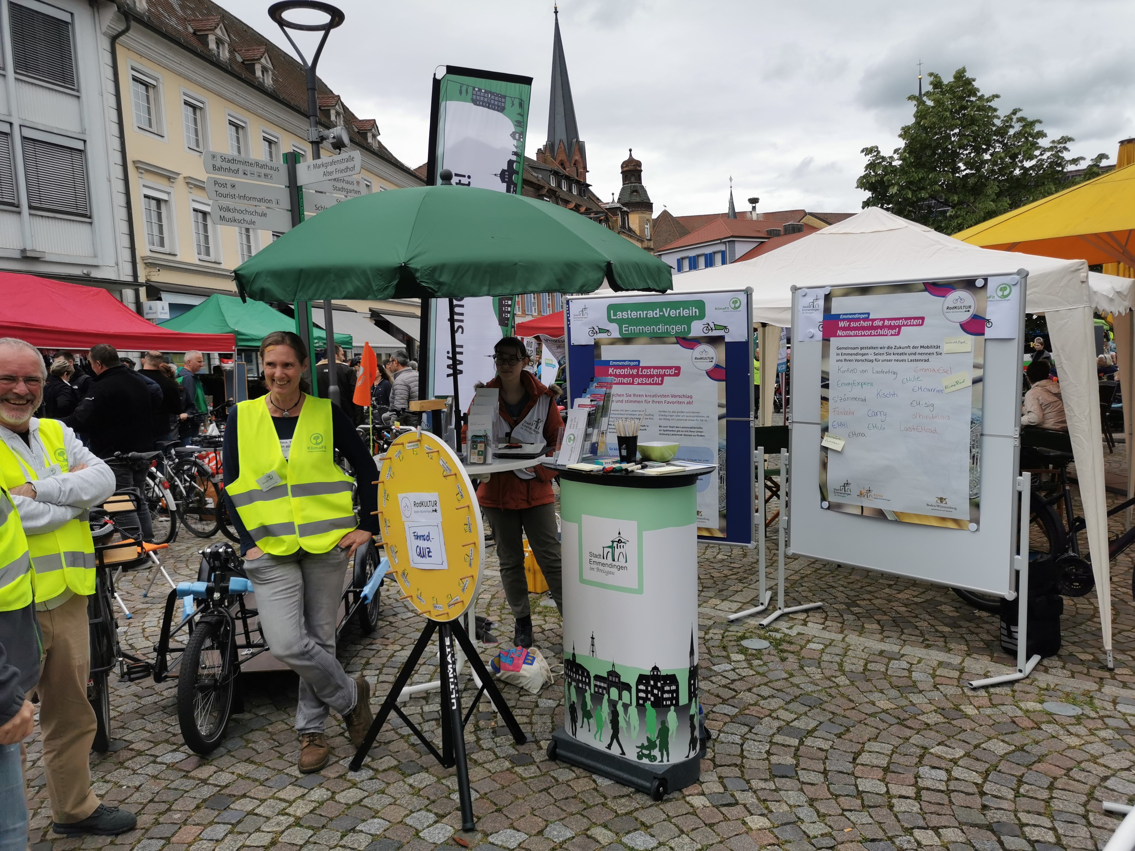 Infostand von Stadt und Klimafit beim Radmarkt